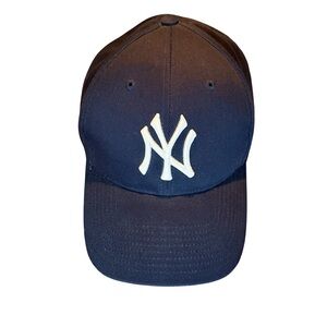 Vintage New York Yankees Snapback Hat Twins Enterprise MLB Made In Macau